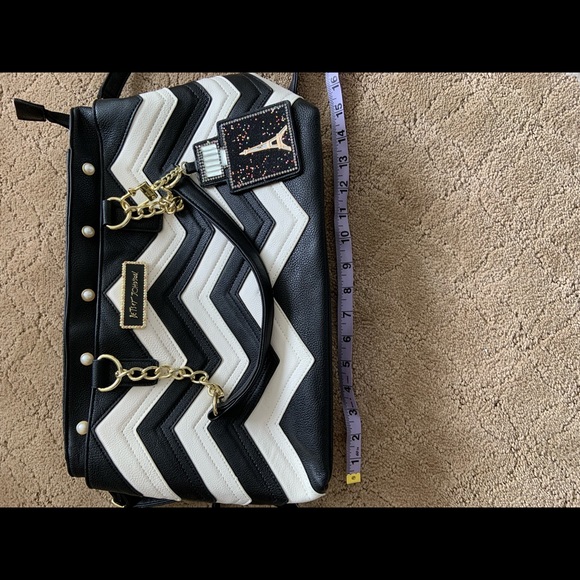 COPY - Betsy Johnson handbag - Picture 5 of 7